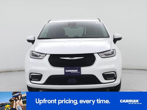 White 2023 Chrysler Pacifica Touring L