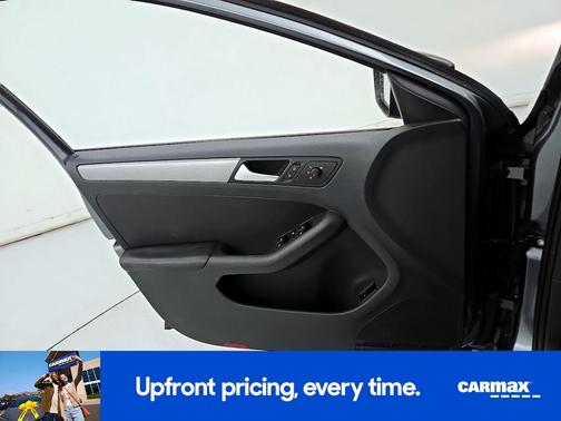 Gray 2016 Volkswagen Jetta Sport