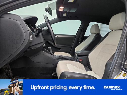 Gray 2016 Volkswagen Jetta Sport