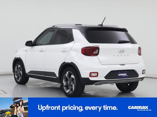 White 2024 Hyundai VENUE Limited