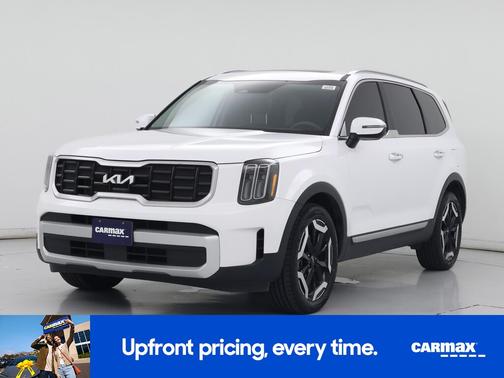 White 2024 Kia Telluride S