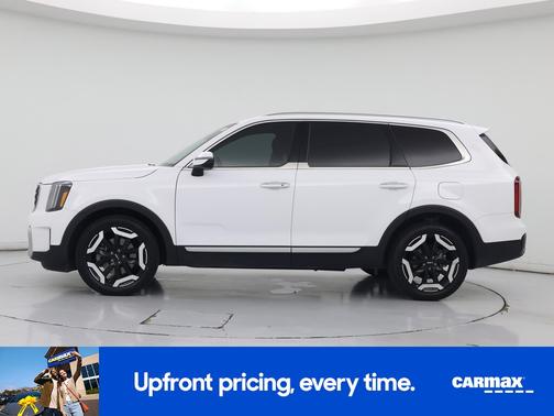 White 2024 Kia Telluride S