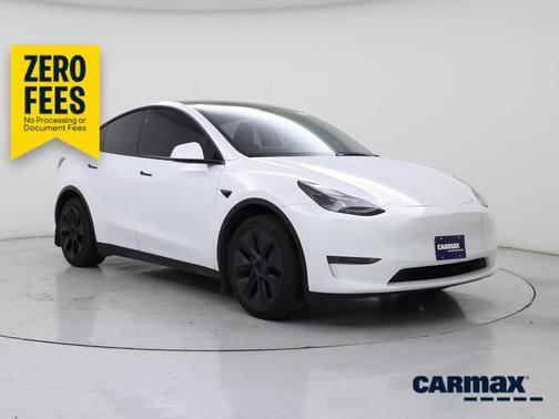 White 2025 Tesla Model Y Long Range