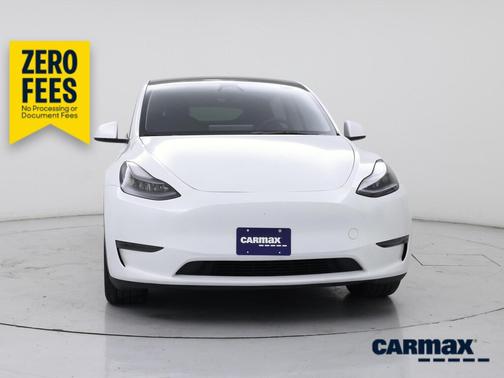 White 2025 Tesla Model Y Long Range