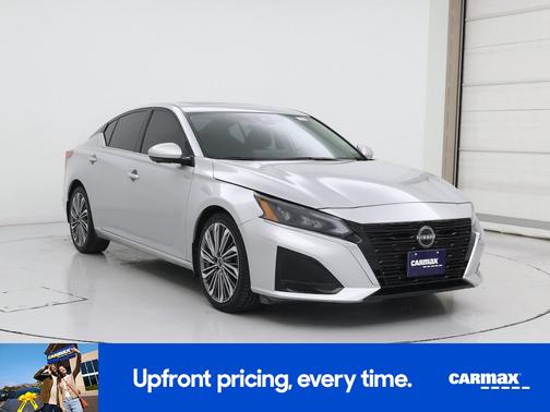 Silver 2023 Nissan Altima SL
