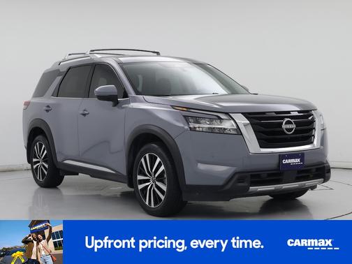 Gray 2024 Nissan Pathfinder Platinum