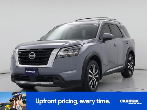Gray 2024 Nissan Pathfinder Platinum