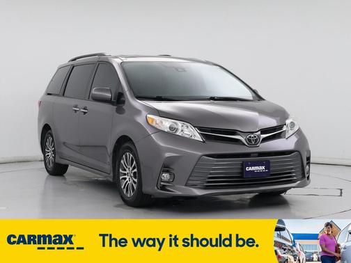2019 Toyota Sienna XLE