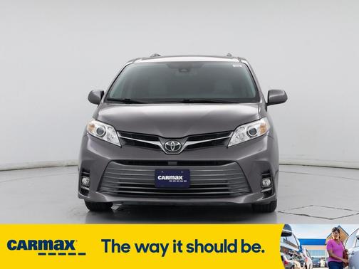 2019 Toyota Sienna XLE