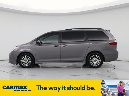2019 Toyota Sienna XLE