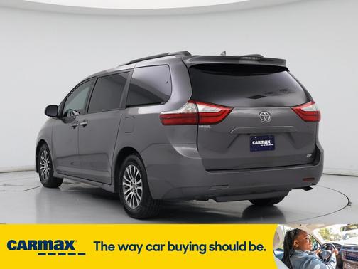 2019 Toyota Sienna XLE