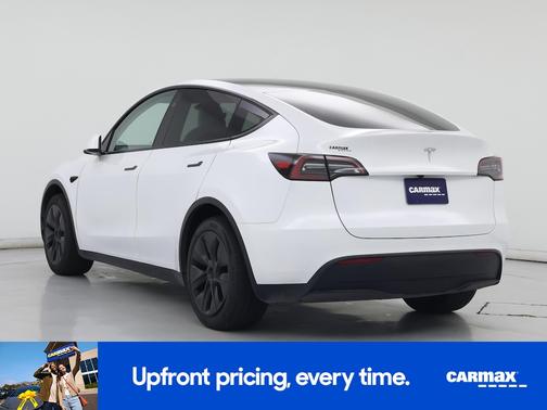 White 2024 Tesla Model Y Long Range