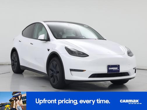 White 2024 Tesla Model Y Long Range