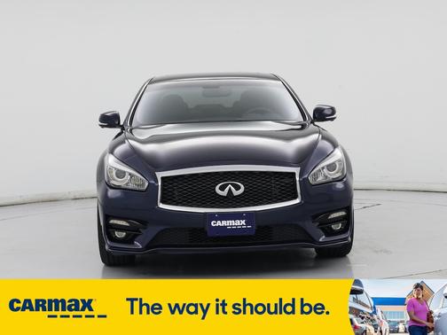 2017 INFINITI Q70