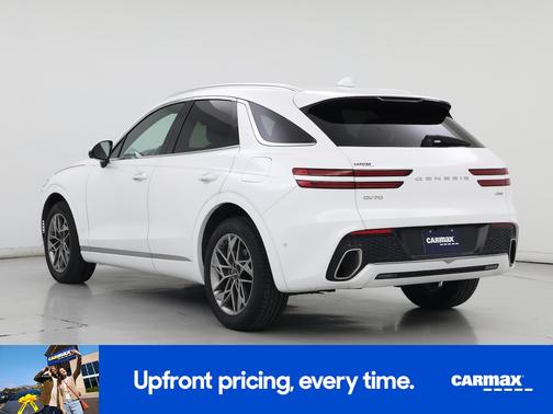 White 2022 Genesis GV70