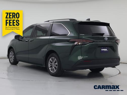 Green 2025 Toyota Sienna XLE