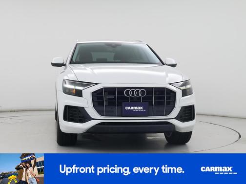 White 2022 Audi Q8 Premium