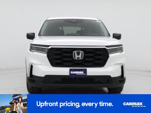 White 2023 Honda Pilot LX