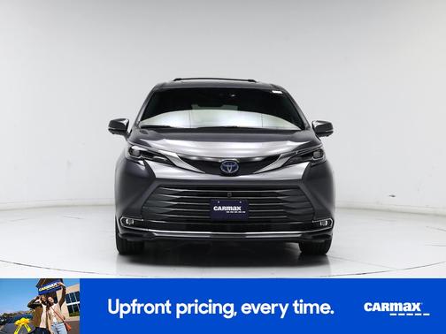 2025 Toyota Sienna Platinum