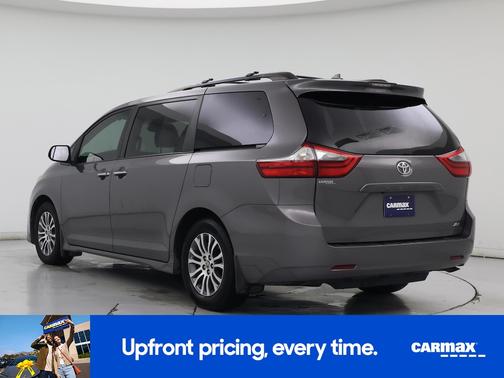 2020 Toyota Sienna XLE