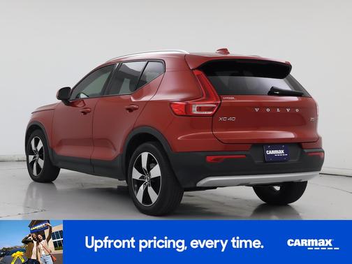 2021 Volvo XC40 T5 Momentum
