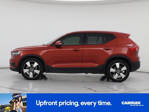 2021 Volvo XC40 T5 Momentum