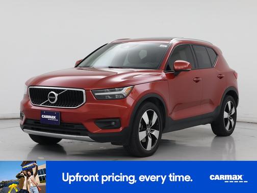2021 Volvo XC40 T5 Momentum