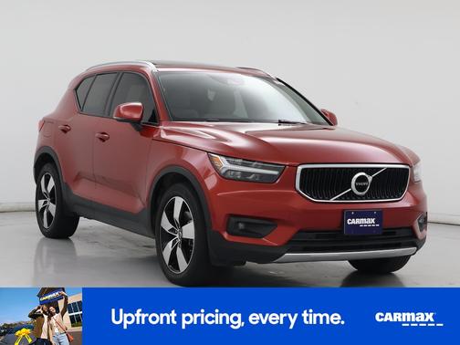 2021 Volvo XC40 T5 Momentum