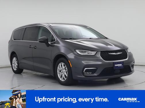 Gray 2023 Chrysler Pacifica Touring L