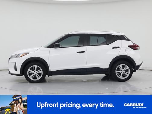 White 2024 Nissan Kicks S