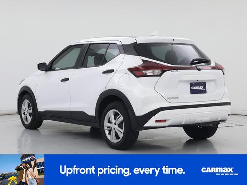 White 2024 Nissan Kicks S