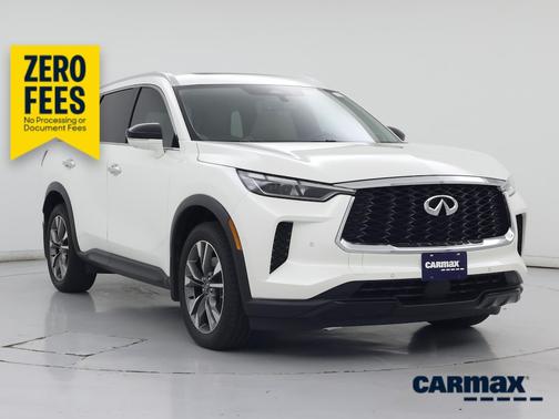White 2023 INFINITI QX60 Luxe