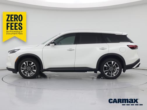 White 2023 INFINITI QX60 Luxe