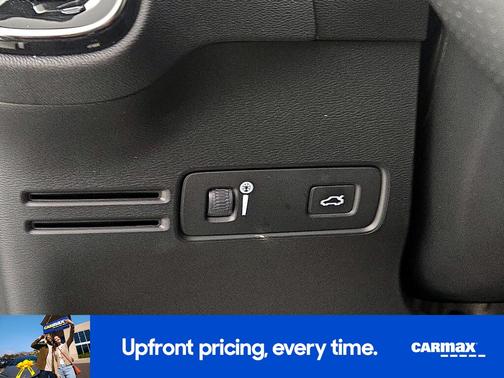 2021 Volvo XC40 T5 R-Design