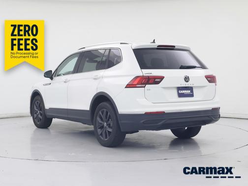 White 2024 Volkswagen Tiguan SE