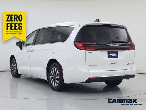 White 2024 Chrysler Pacifica Hybrid Select