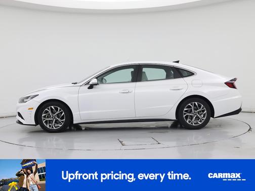 White 2022 Hyundai SONATA SEL