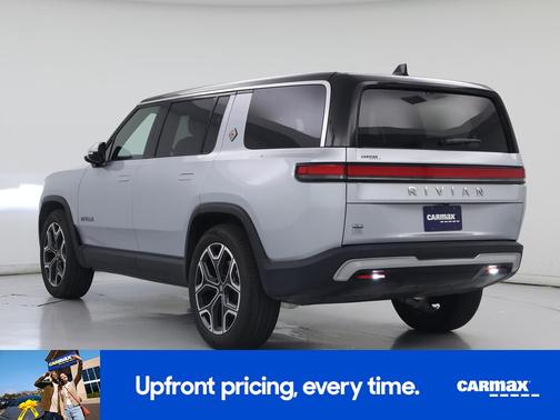 Silver 2026 Rivian R1S Dual Motor Max