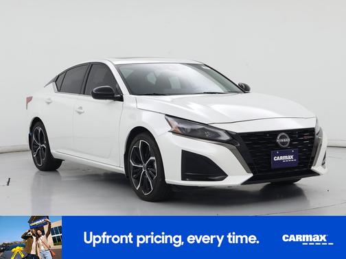 White 2024 Nissan Altima SR