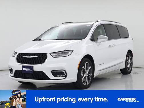 White 2022 Chrysler Pacifica Pinnacle