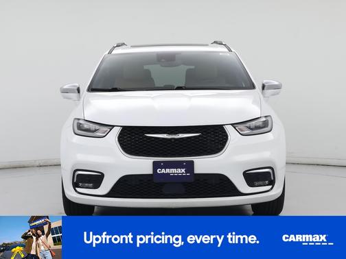 White 2022 Chrysler Pacifica Pinnacle