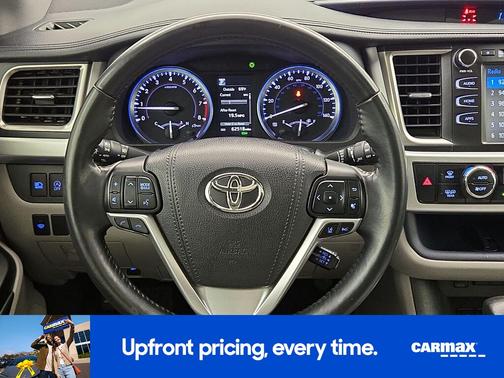 Gray 2018 Toyota Highlander XLE