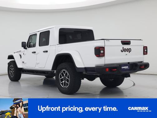 White 2025 Jeep Gladiator Rubicon X