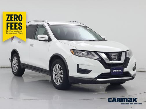 White 2017 Nissan Rogue SV