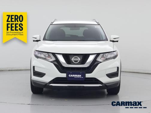 White 2017 Nissan Rogue SV