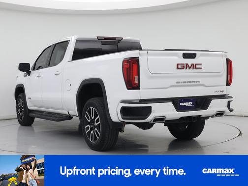 White 2023 GMC Sierra 1500 AT4