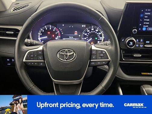 Silver 2023 Toyota Highlander XLE