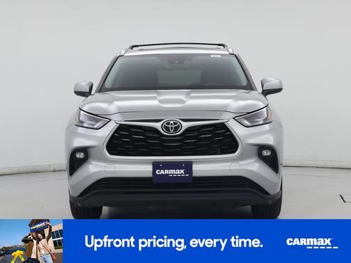 Silver 2023 Toyota Highlander XLE