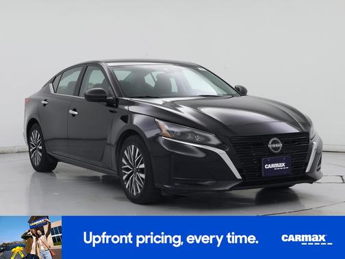 Black 2025 Nissan Altima SV