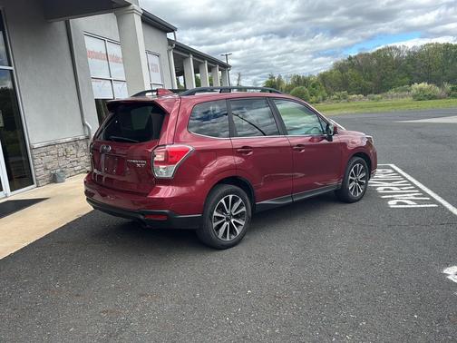 Venetian Red Pearl 2018 Subaru Forester 2.0XT Premium